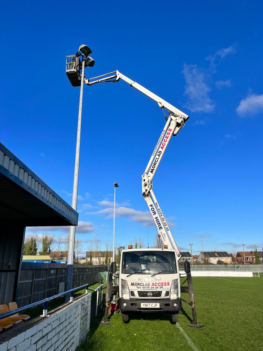 Here at Phones we wanted to say a massive THANK YOU to @Morclad and @pspbuildingsolutions for helping us fix our floodlights today 😁🙏🏻 We highly reccomend their services #upthephones