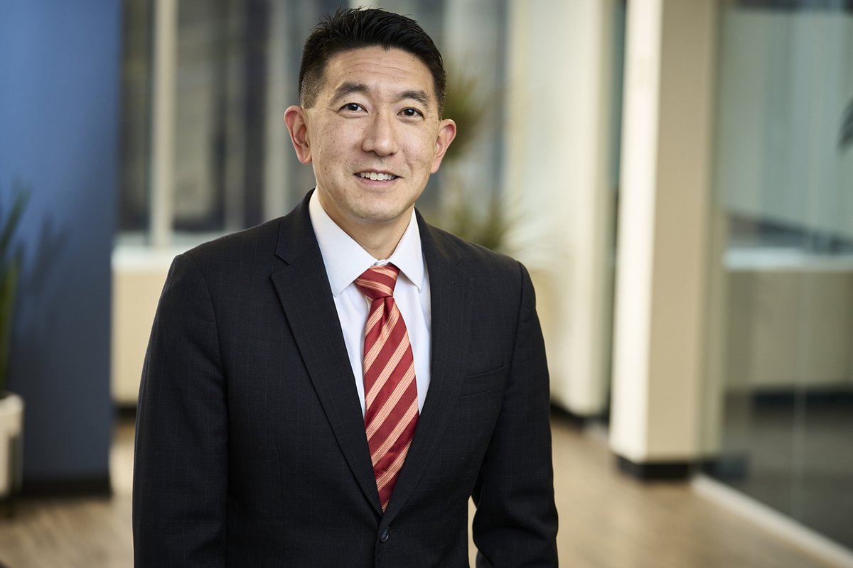 BoothForBiz's tweet photo. An environmental look with a pop of red.  #corporateheadshots #businessheadshots #rebranding #websiteupdates https://t.co/YPUzhPoQYd
