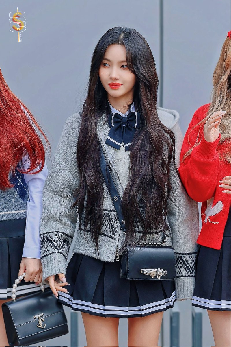 Sso_ttat_J's tweet photo. 240111 아는형님 포토월

#전소연 #소연 #SOYEON
#여자아이들 #아이들 #GIDLE https://t.co/A9Y6R5E01B