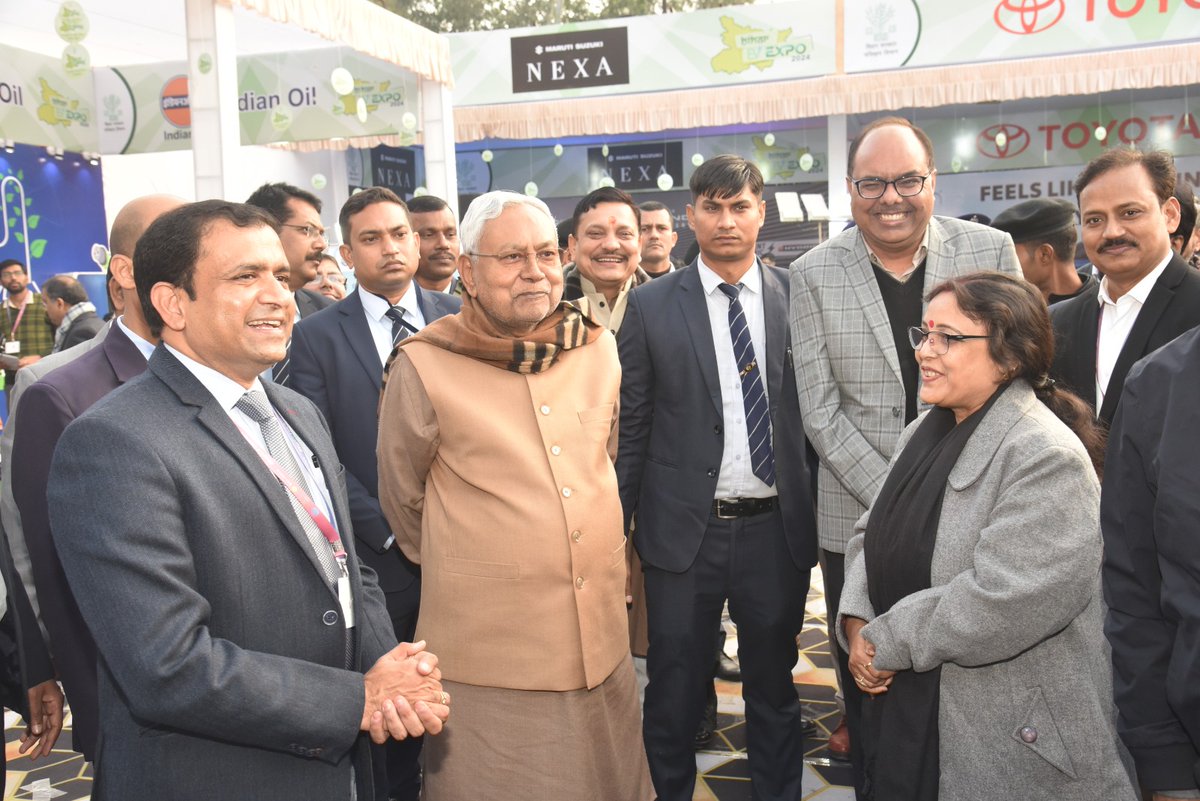 SanjayAgarw_IAS's tweet photo. ई-वाहन के उपयोग से राज्य में प्रदूषण नियंत्रण होगा, साथ ही यह इको-फ्रेंडली भी है। स्वच्छ ईंधन और इलेक्ट्रिक वाहनों को बढ़ावा देने की दिशा में @BiharTransport निरंतर प्रयास कर रही है। 2/2
@IPRD_Bihar @WRIIndia
#BiharEVConclave https://t.co/6sKMR15Y8c