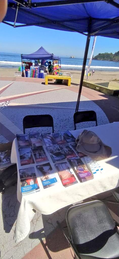 drt_biobio's tweet photo. 🏖🌞 En #Colcura #Lota se desplegó durante esta jornada el equipo de #VeranoSeguro, incluyendo a la Inspección del Trabajo de Coronel para responder consultas laborales.
Desde @DirecDelTrabajo estaremos recorriendo balnearios de la provincia para difundir normativa laboral https://t.co/6neZuU3OIT