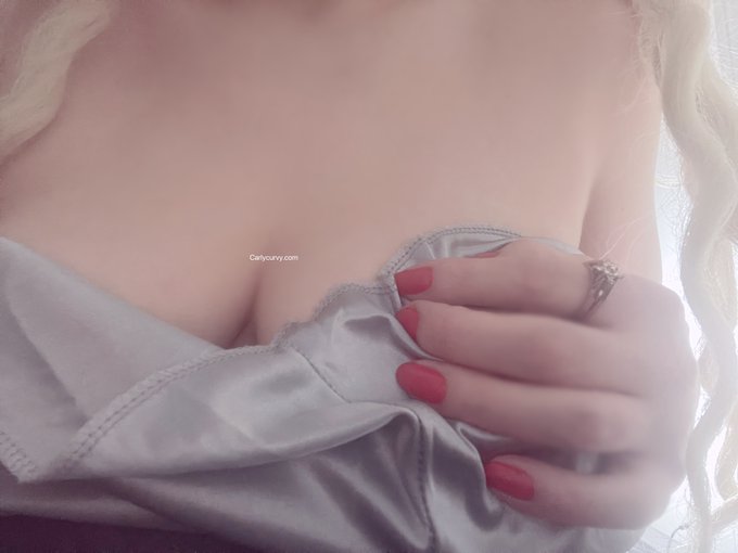 Sexy weekend special video! 💋 Find out what the dirty talk is about this week over on my ph page! https://t