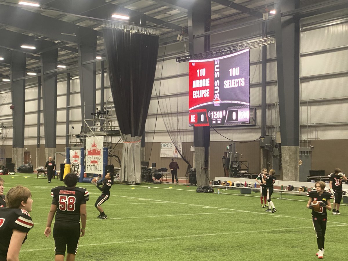 bjizzle56's tweet photo. Battle On The Prairies start at 11:30... 10U Sask Selects taking on Airdrie... @SaskSelectsFB #SaskSelects #battleontheprairies #MooseJaw https://t.co/81Z8lON76s