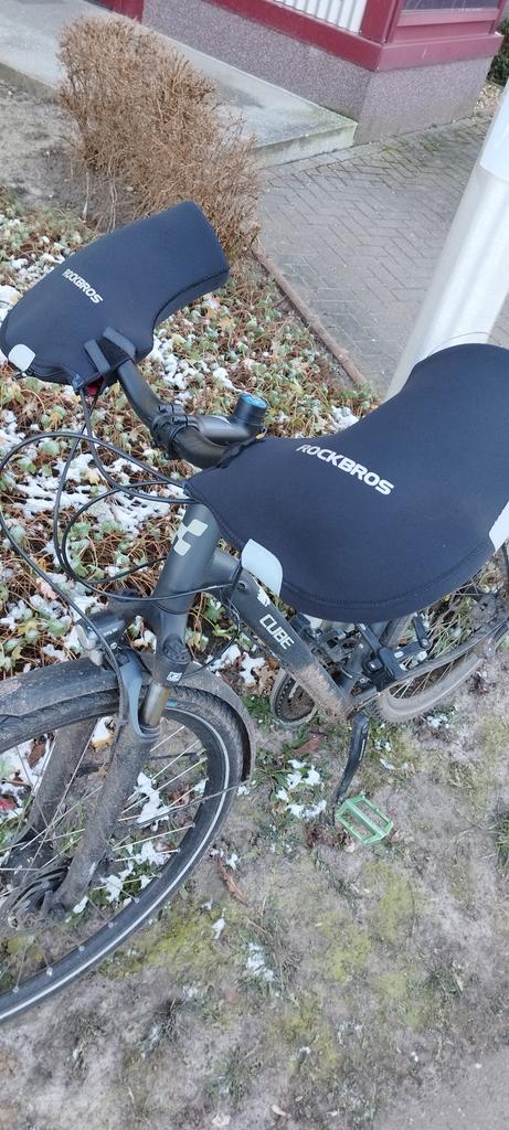 AngryCyclistMD's tweet photo. Die beste Erfindung für alle die bei den Temperaturen viel und weit fahren. Wann bekommen wir das in Magdeburger Fahrradläden? https://t.co/qh14LgAHxA