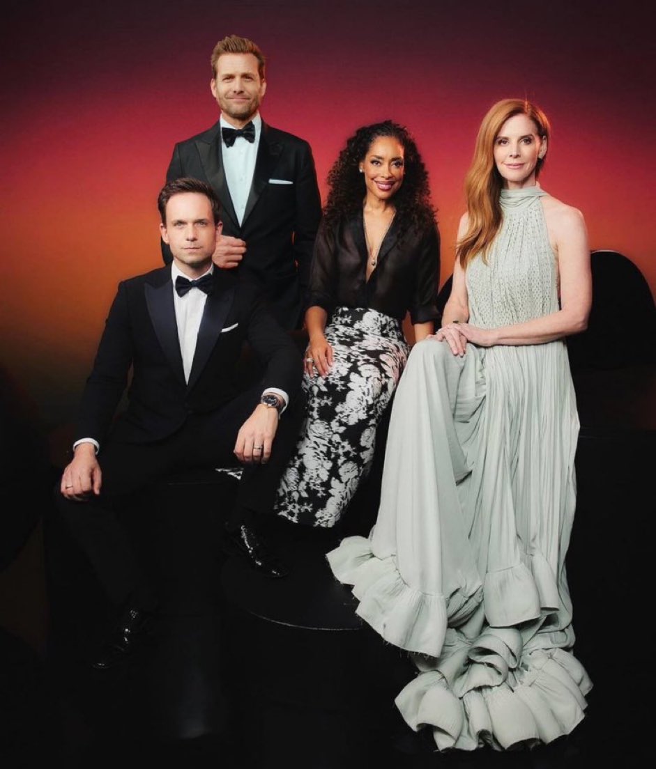 Next up was #Suits cast at the #GoldenGlobes2024 [Jan 7, 2024]