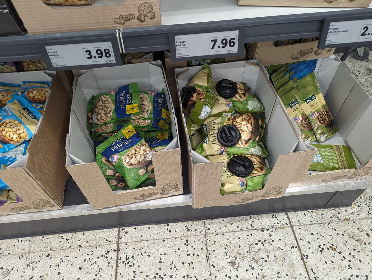 ducksref's tweet photo. I can't believe shoplifting got this far in Finland 😔 https://t.co/IjMntHB0pJ