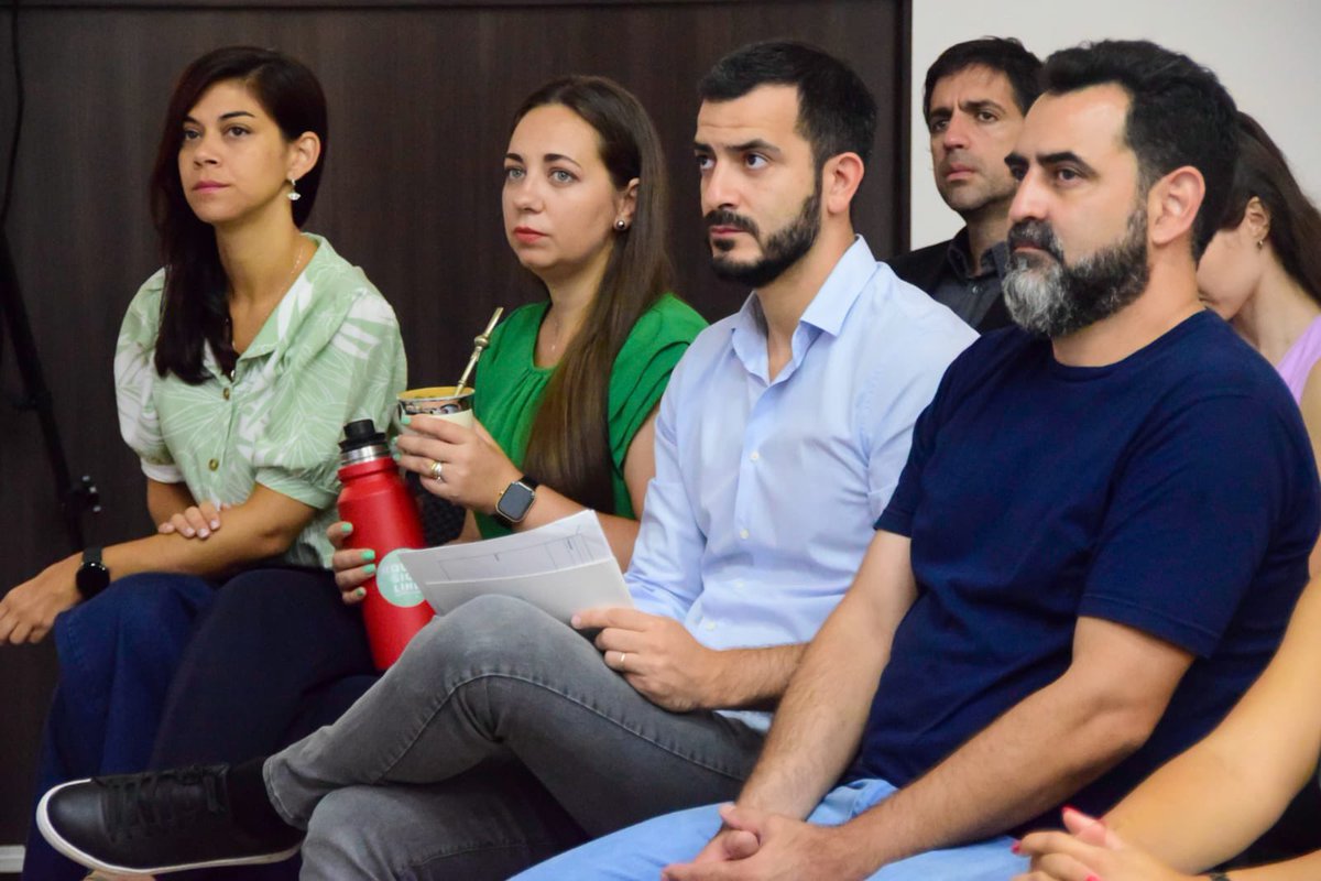 hora_martinezok's tweet photo. ¡Jueves de capacitación!

Esta mañana junto a mis compañeros concejales y los agentes del @hcdposadasok participamos de la capacitación sobre el desarrollo y gestión del año legislativo. https://t.co/nwqwtcKfSL