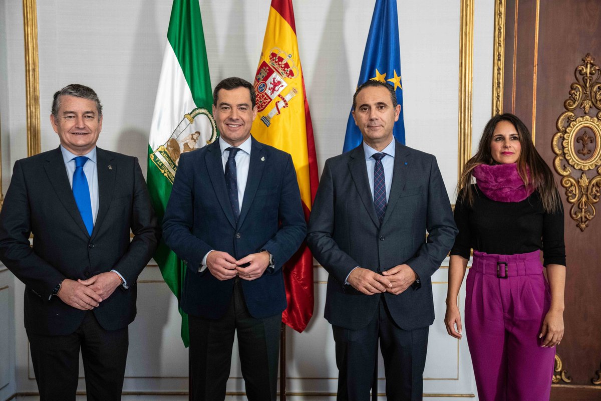 CSIF insta a la Administración andaluza a recuperar cuanto antes las ayudas de Acción Social y a abonar las pagas extra pendientes de 2013 y 2014.

Valoramos la predisposición al diálogo del presidente para seguir trabajando en beneficio de Andalucía.