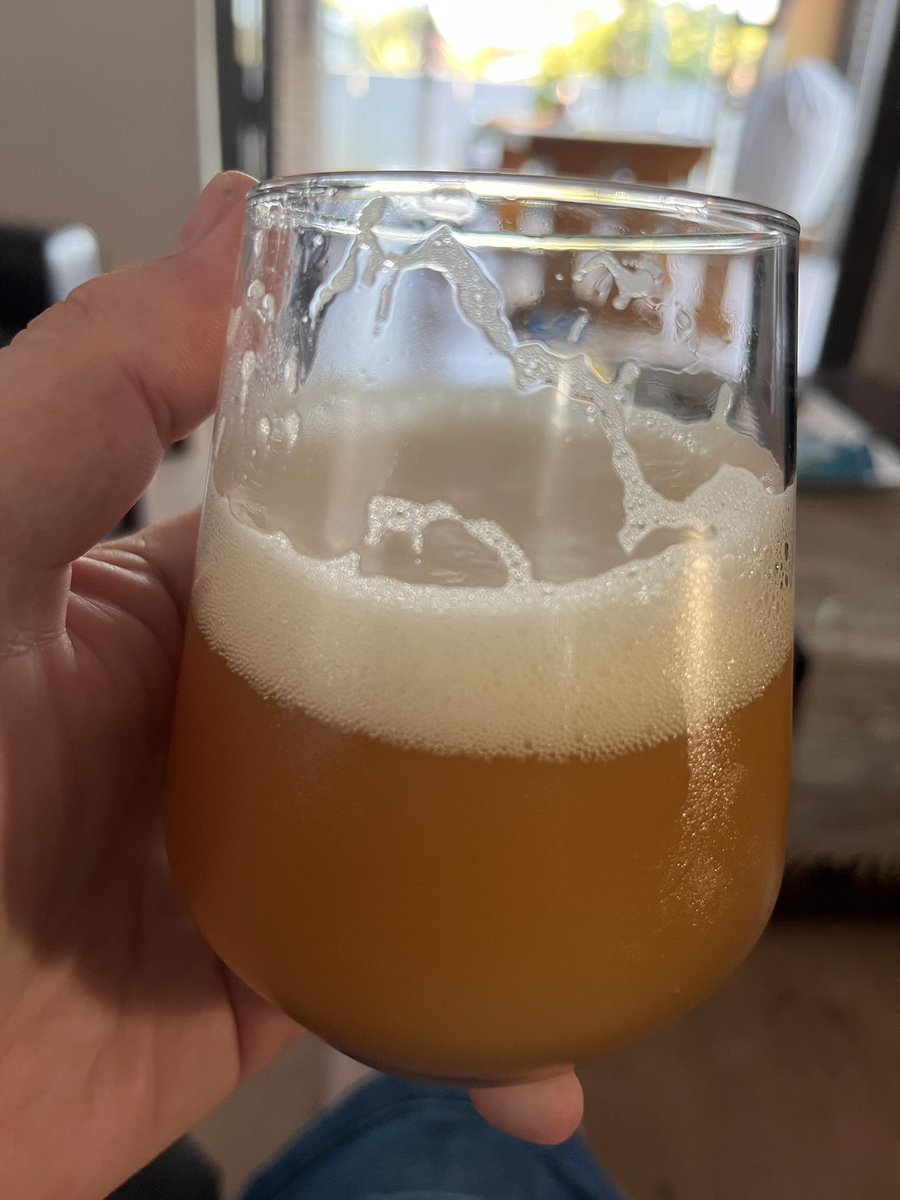 What a perfect Hazy American IPA! IBU of 55 ABV of 6,7% Taste: citrus and mango. Perfect! Homebrew = the best so far! #beer #homebrew #brewbeer