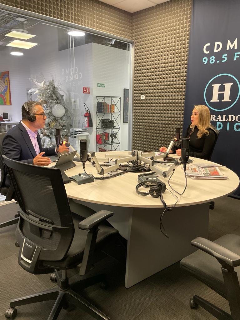 👁‍🗨 <a href="/Omar3strada/">Омаr Estrada</a> con <a href="/BlancaBecerril/">Blanca Becerril</a> en <a href="/heraldoradio_/">Heraldo Radio</a> presentando nuestro estudio anual: Cuesta de enero 2024