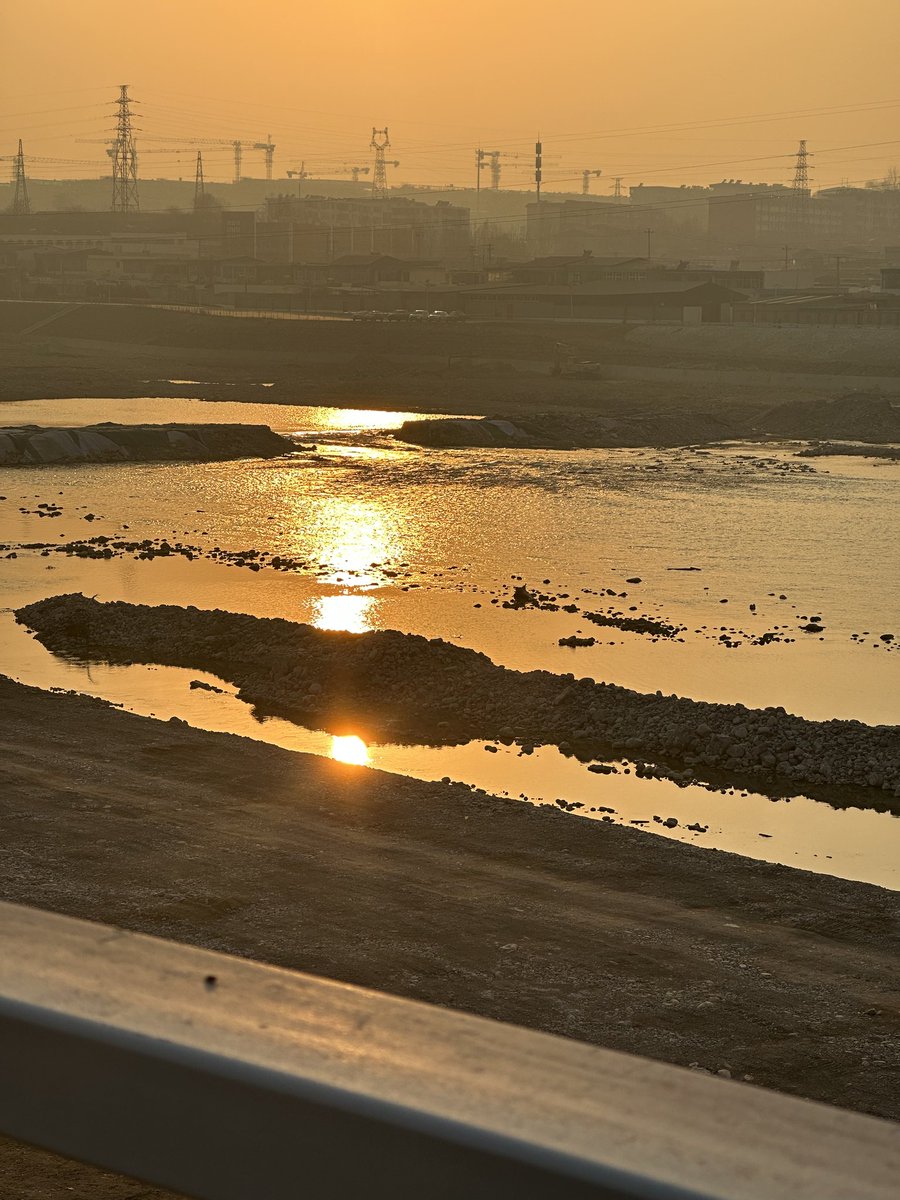 feifeigexia's tweet photo. 休息日就要兜兜风 https://t.co/Obd0g3n1sP