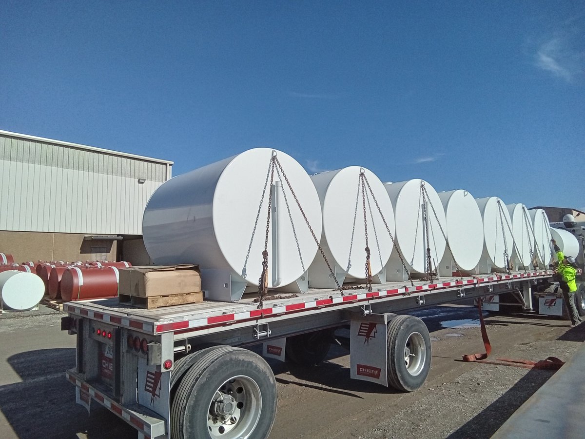 NewberryTanks's tweet photo. This #TankThursday, we highlight tanks shipped this week to Nebraska, Texas, New York, Alabama, Indiana, Alabama, Florida, Missouri, Mississippi and New Mexico. Check out the tank packages that went with some of our tanks!
#OilandGas #BracketTank #SkidTank #ACT100 #Fireguard https://t.co/VFAAa8WZxh