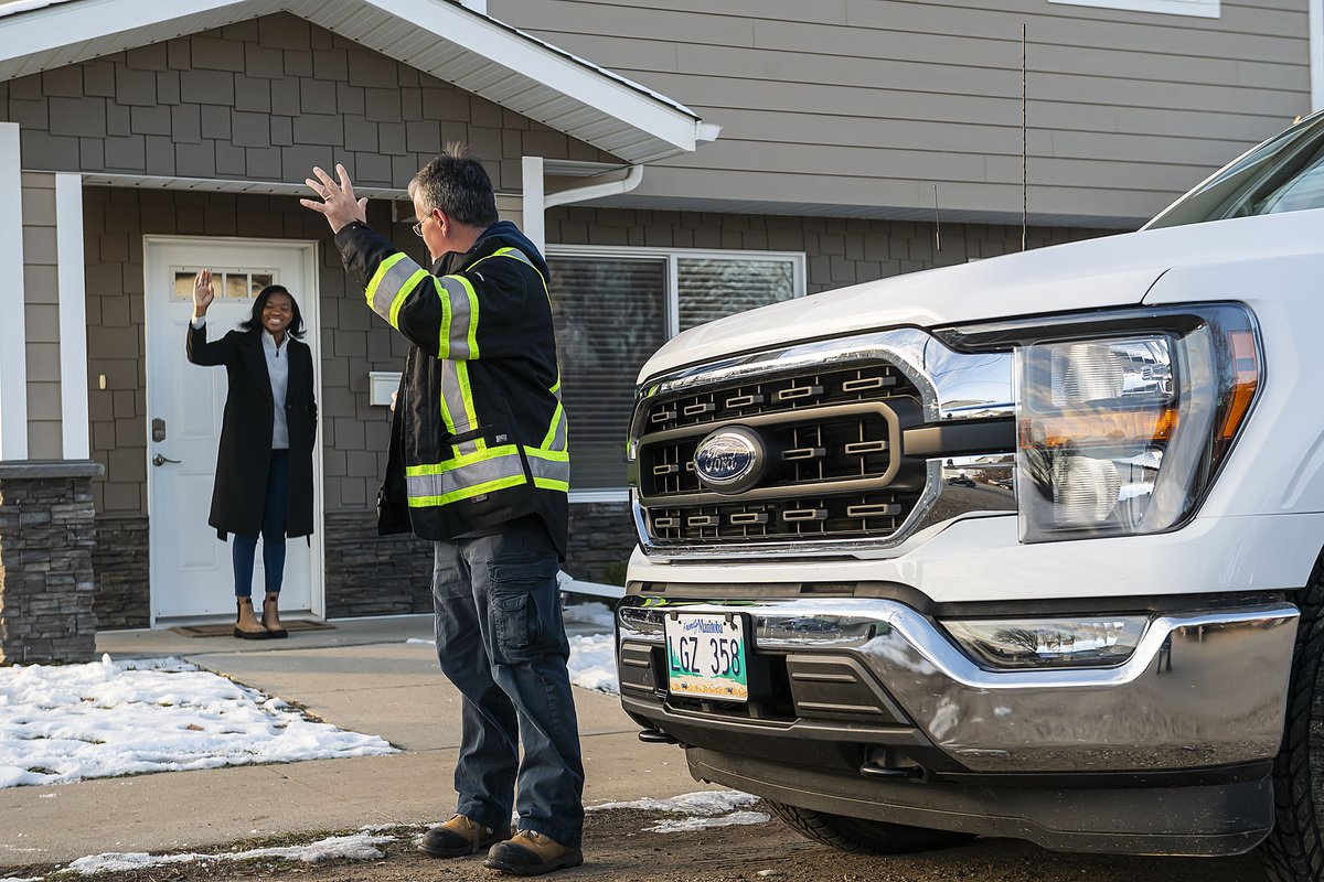WestmanCom's tweet photo. An installer’s job isn’t complete without a smile. 😊 At WCG, we make our zero-fee installation feel like a visit from a friendly neighbour. Get to know us by signing up for services today! https://t.co/UNvNiShs7q