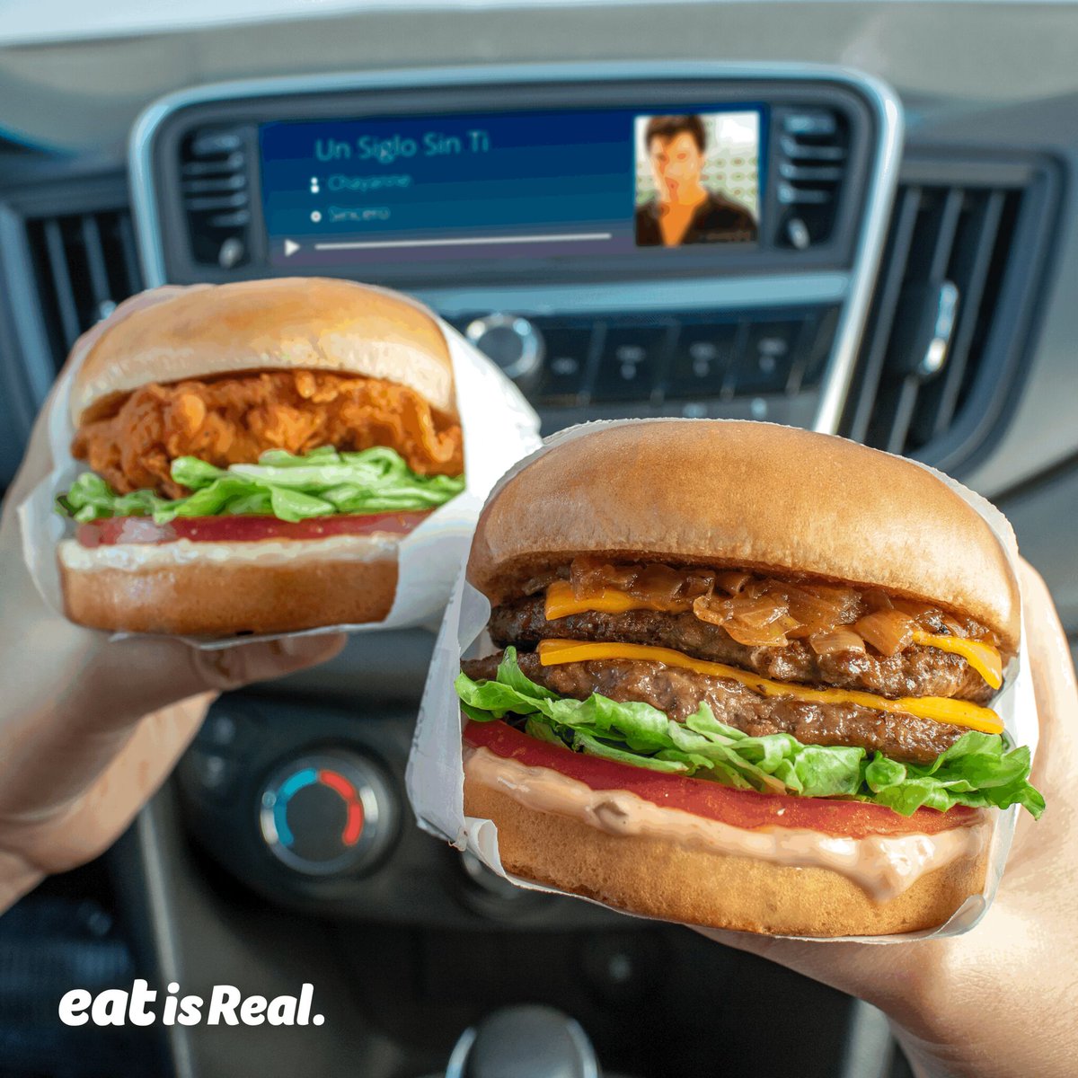 eatisreal's tweet photo. Tu amiga y tú, comiendo hamburguesas y recordando viejos tiempos, es la reunión perfecta 🍔❤️ https://t.co/5e5ibIzHJX