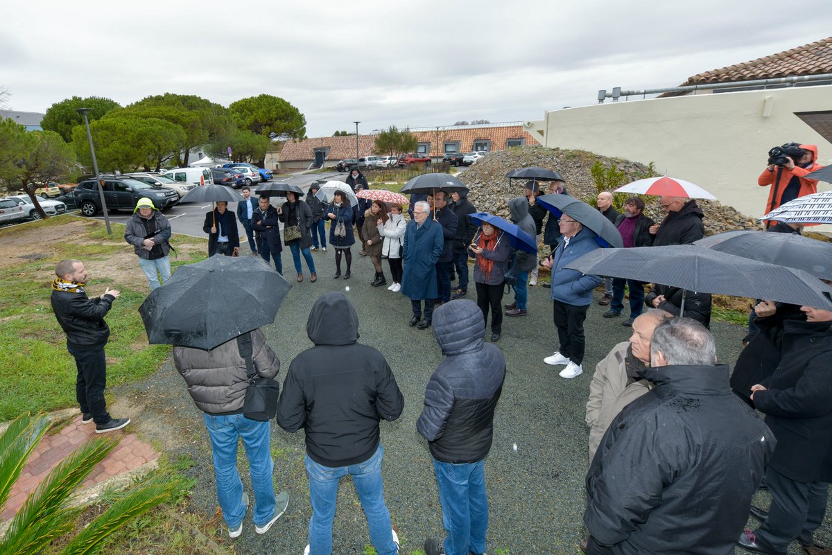 Sete_agglo_med's tweet photo. #Inauguration ce jeudi des travaux de réhabilitation de l'#Ecosite de Mèze. Près de 4 M€ ont été investis pour réhabiliter le lieu, créé dans les années 80, avec l’objectif d'en faire un nouveau Pôle économique de la #croissancebleue, centré sur l’#innovation environnementale. https://t.co/VuIwAmQsiC