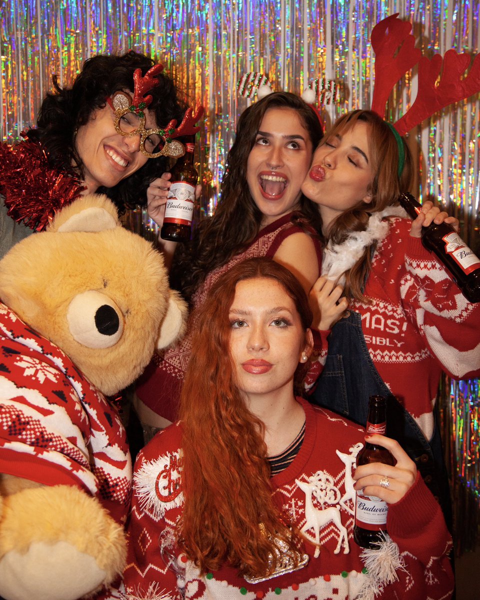 Así han sido nuestras navidades; Muy smooth, con amigos, unas Buds y a nuestra manera. 🍻

#SmoothXmas #YoursToTake