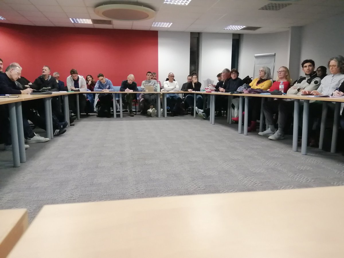 Réunion de présentation des rallyes citoyens de Gironde, présence de la directrice académique adjointe de la Gironde, du président de l'ihedn et du délégué militaire départemental de la Gironde et des représentants des 32 équipes. Merci à tous.