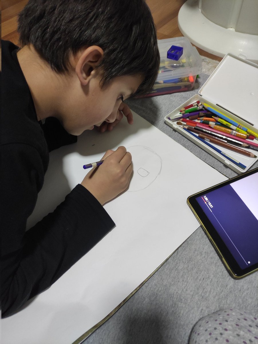 MugeMg's tweet image. #erkek annesi olmak 🥹🥷🦹🦸🏼‍♀️
#süperkahraman çizicez ama bilinmeyeninden🤭😂
#ödev #sınav
Niye beraber çiziyoruz diyorum 🤔veliler beni anladı 🤪😉