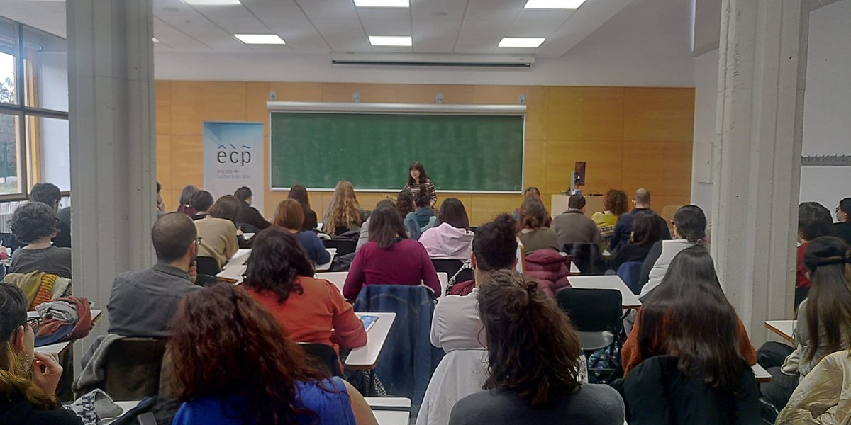 escolapau's tweet photo. Hoy en el Postgrado de Cultura de Paz tenemos el placer de contar con @yayo_herrero en una sesión abierta al público para hablar de la construcción de la paz desde una mirada ecofeminista💜
#diplopaz https://t.co/dgSXrWIi2P