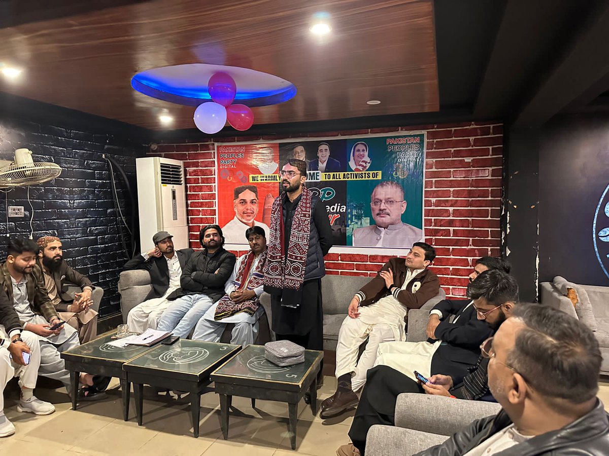 HafeezPPP's tweet photo. Today i organized first Introductory Meeting of PPP Digital Media District Sukkur at Cafe Arvin Sukkur, which was attended by Head PPP Digital Media Sukkur Division @ZahidGhanbhir and all activists of PPP Digital Media Team District Sukkur. #PPPDigitalMediaSukkur https://t.co/yO4cAnyC8i