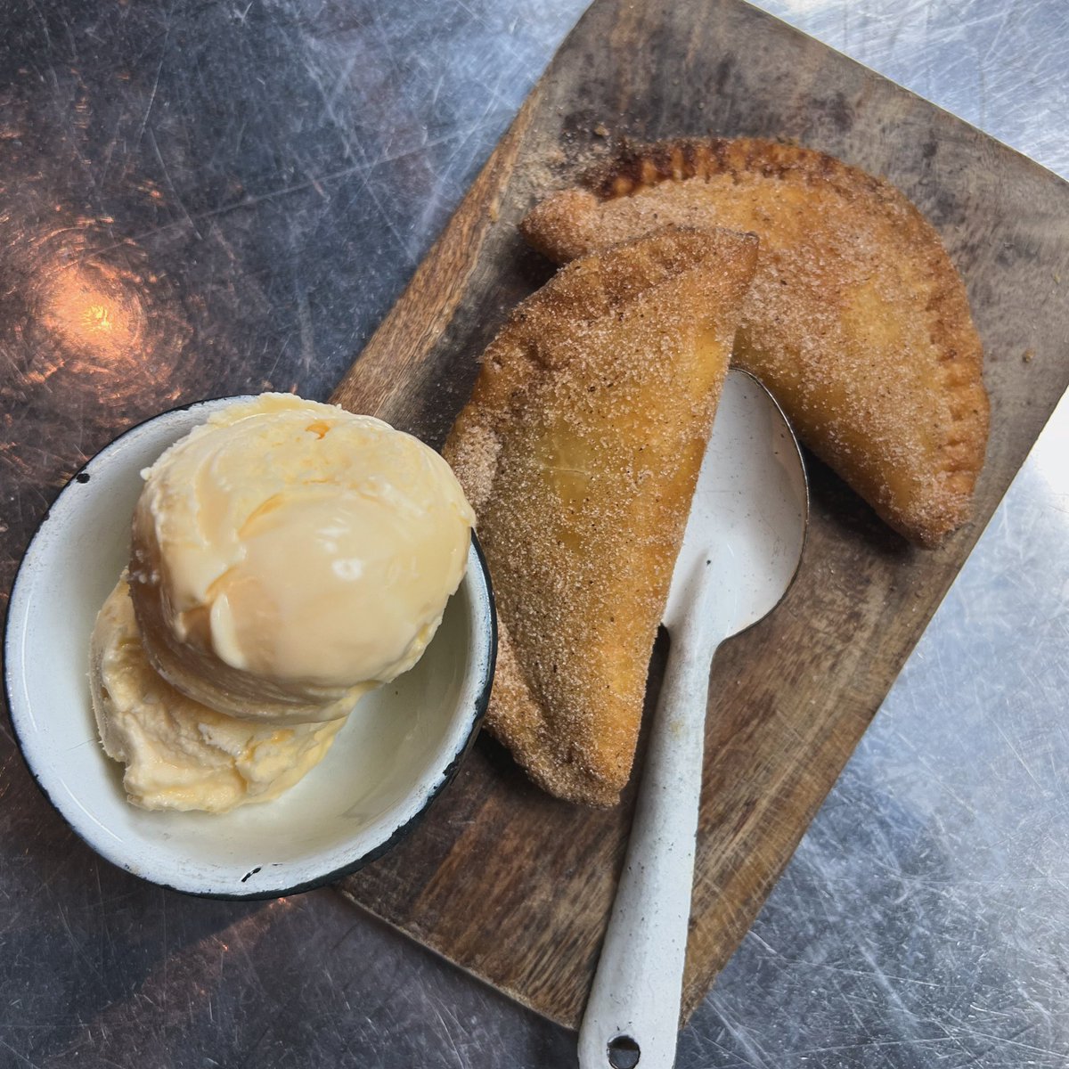 Cucharahouston's tweet photo. All you need are some empanadas de arroz con leche to sweeten up your day!🥰
#MexicoCityInHouston
#MomsCookBest https://t.co/v81HciNyxW