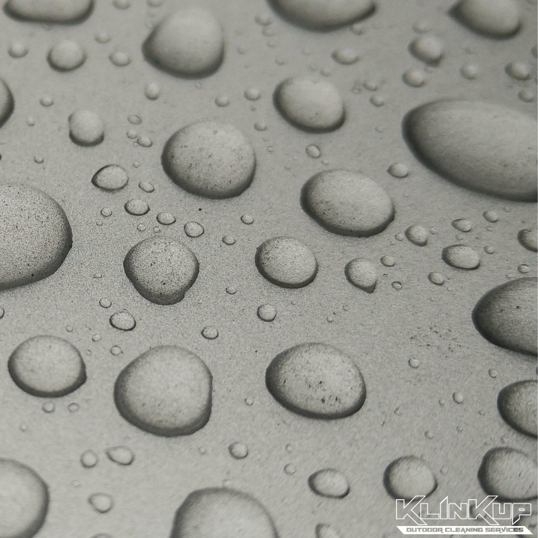 fxdespret's tweet photo. Les avantages de l'hydrofuge 👀

➡️ L'application d'un #hydrofuge intervient lors de la #rénovation d'une façade pour garder un bel aspect plus longtemps !
Comment ? 🤔 Il protège durablement le mur contre la pénétration de l’eau et offre une protection. 

📧 fx@klinkup.be https://t.co/nwXDzTTL6B