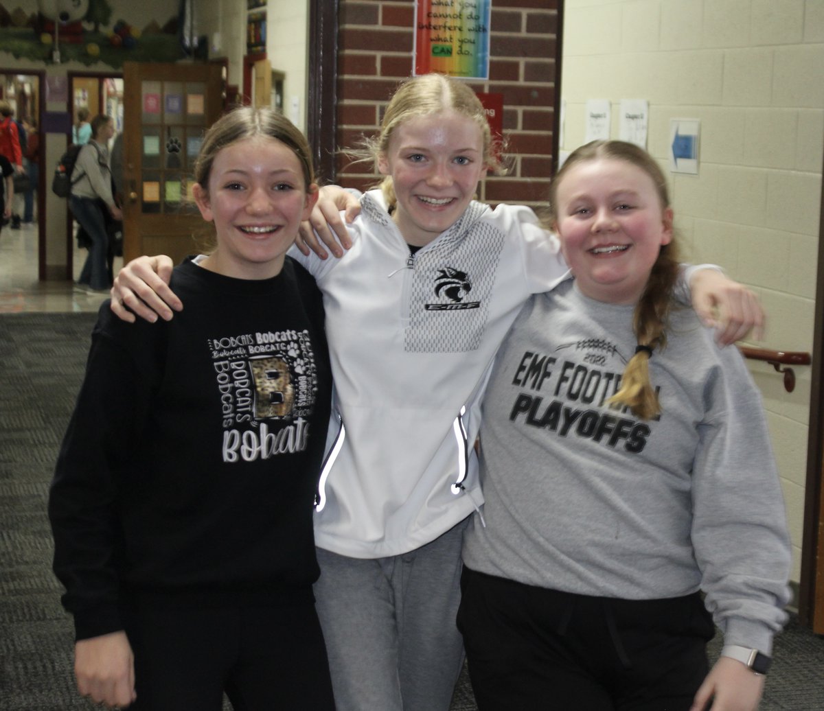 NEadvantage's tweet image. Under One Roof: "Bulldog Buddies" brings Friend students and staff together with a 30-minute blast of fun

"The kids get to see staff in a different light. It's just a lot of fun, and what kid doesn't look forward to 30 minutes of fun?"

Read! bit.ly/3NWBbni #RootedNE