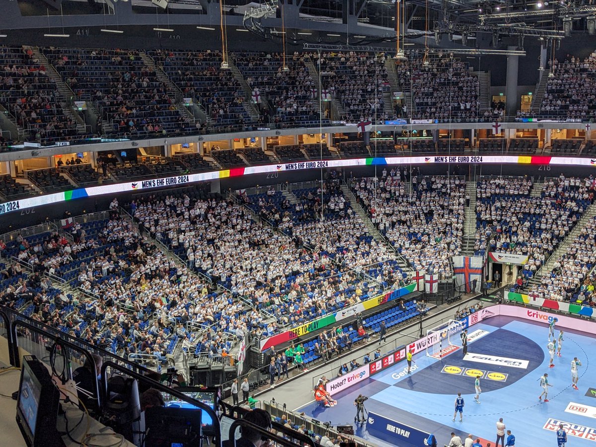 robin_wigger's tweet photo. Die Färöer sind erstmals bei einer Handball-EM dabei - die Unterstützung ist überragend! @SPORT1 https://t.co/qZojqbVY5X