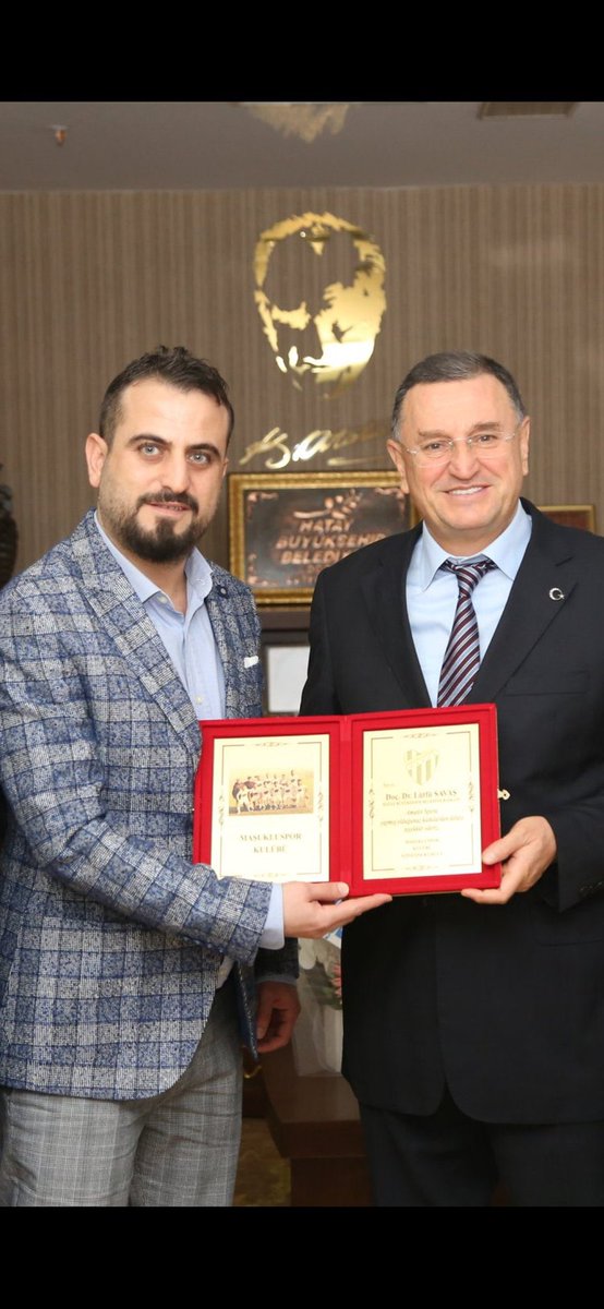 Sol taraftaki şahıs ailemin katili olan müteahhit Erkan Alpaslan ( hala tutuklu değil ). Diğerini siz zaten tanıyorsunuz. Diyecek sözüm yok! #Hatay