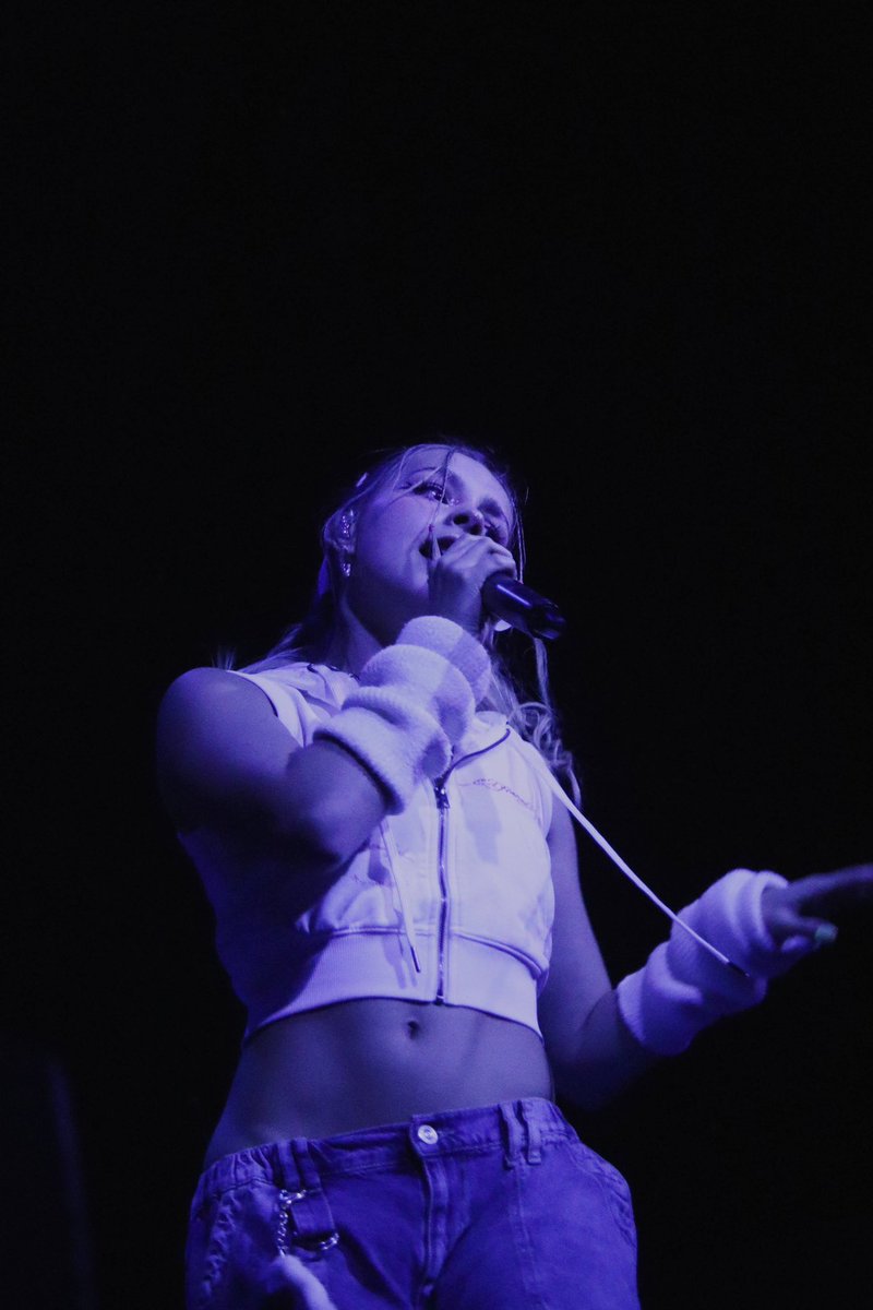 mia pee rice tweet media