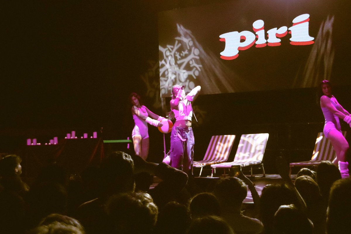 mia pee rice tweet media