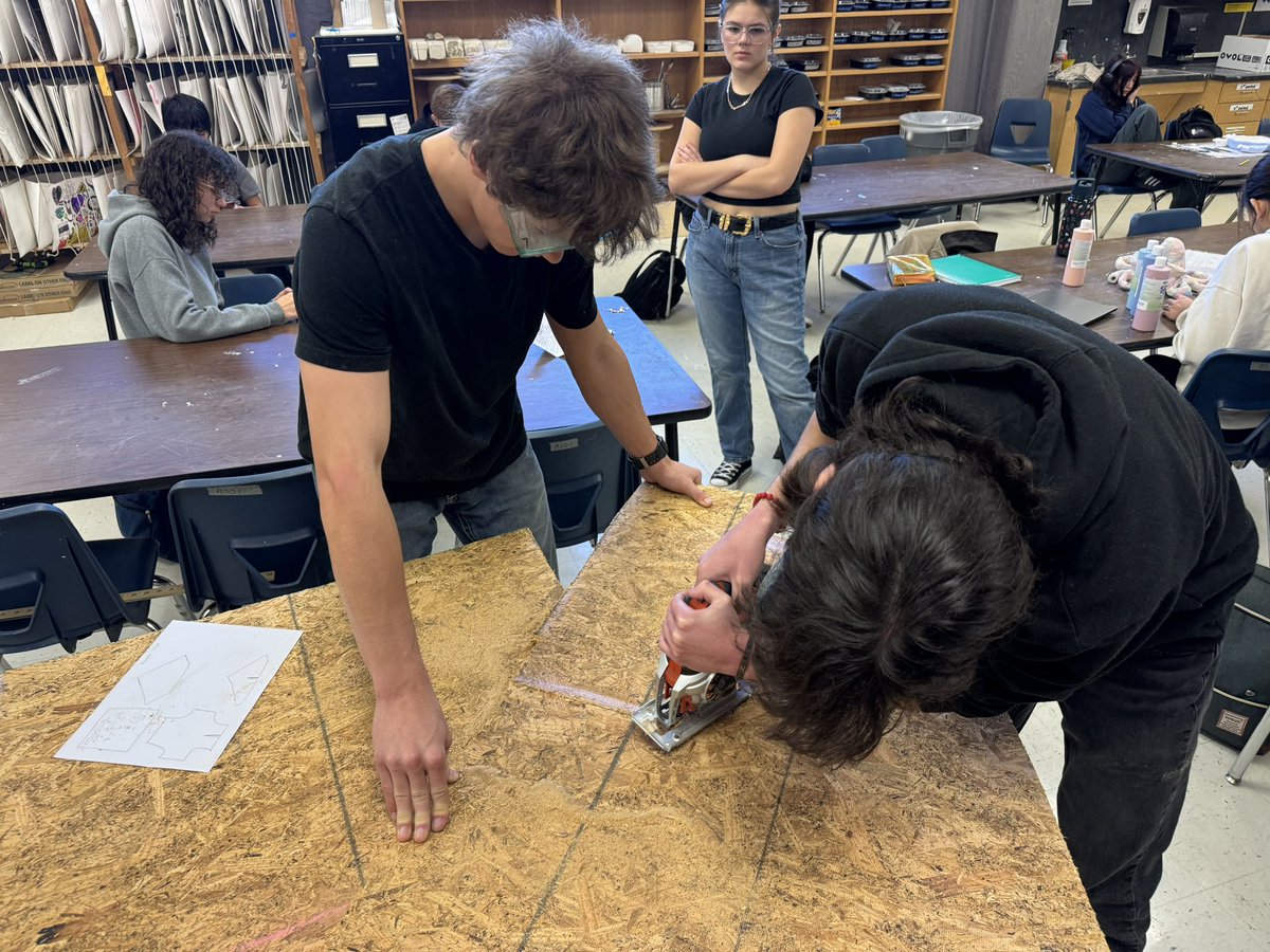 …meanwhile, back at the sculpture ranch-we’re starting the next big project.  #nisdfinearts #clarkart #nisdcreates #sculptureclass