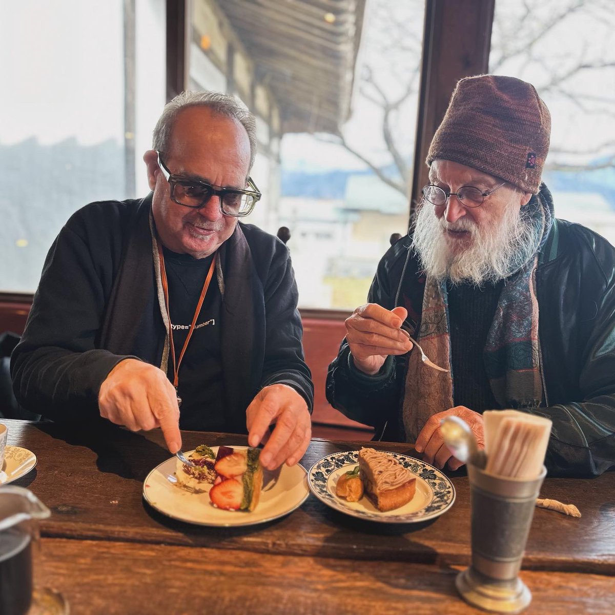 TerryRiley_info's tweet photo. Lunch with Carl Stone

Yamanashi, Japan https://t.co/iGiltZmx7Z