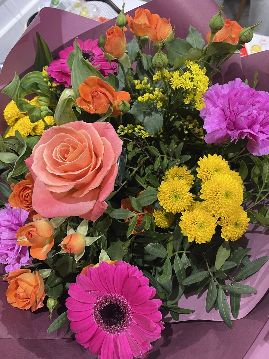 Thank you so much @SandbachFS  for my beautiful flowers but more so for being a brilliant team to work with over the past 3 years, I’ll miss you ♥️🚒