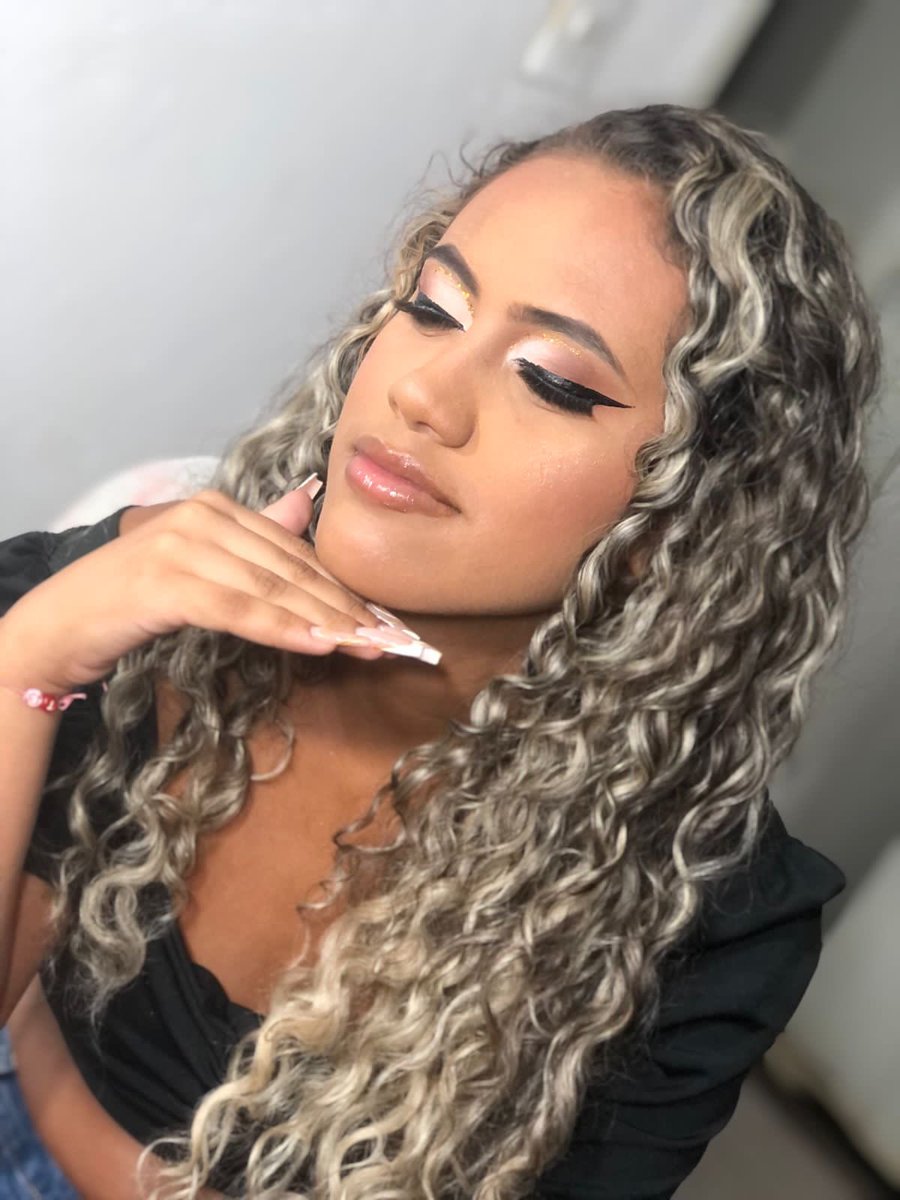 anacarolinasn_'s tweet photo. um pouquinho do meu trabalho pra vocês! ❤️💄 

📍BATO, PRAÇA SECA 

Insta : anasousamakeupp_
wpp : 21966838322 https://t.co/diiiQnrSKK
