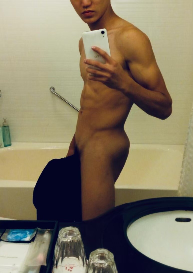 來回顧一下
手機還是htc時期
好像透露出年紀了🥲