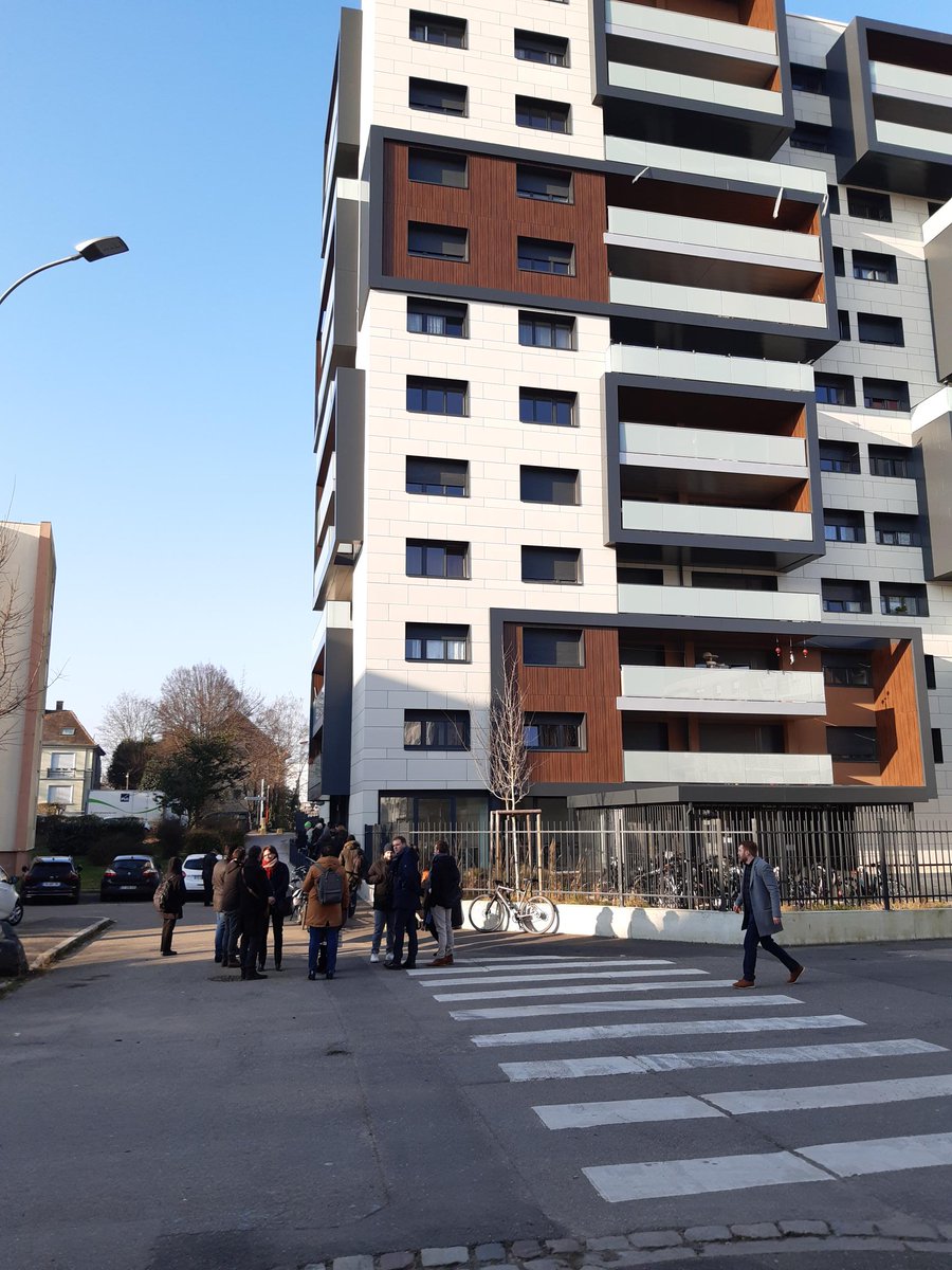BdT_GrandEst's tweet photo. ❄️Présentation du projet de renouvellement urbain Quartier des Ecrivains #Strasbourg et inauguration de la #requalification de la Tour Mistral financée par
@BdT_GrandEst #AlsaceHabitat en présence de Catherine Vautrin, présidente de @AnruOfficiel @Prefet67 @ImbsPia et des élus 🏗️ https://t.co/MZ8XSqjBt5