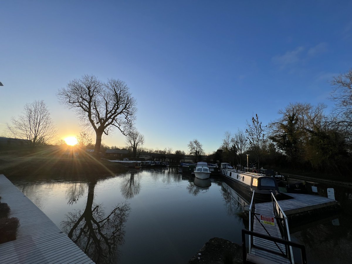 Crick Wharf Marina tweet media