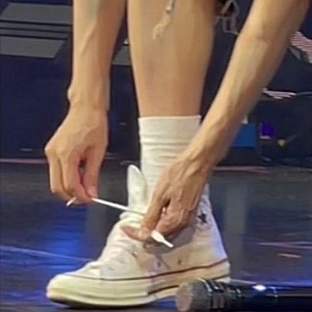나 범규 손 너무 조아 ㅠㅠ