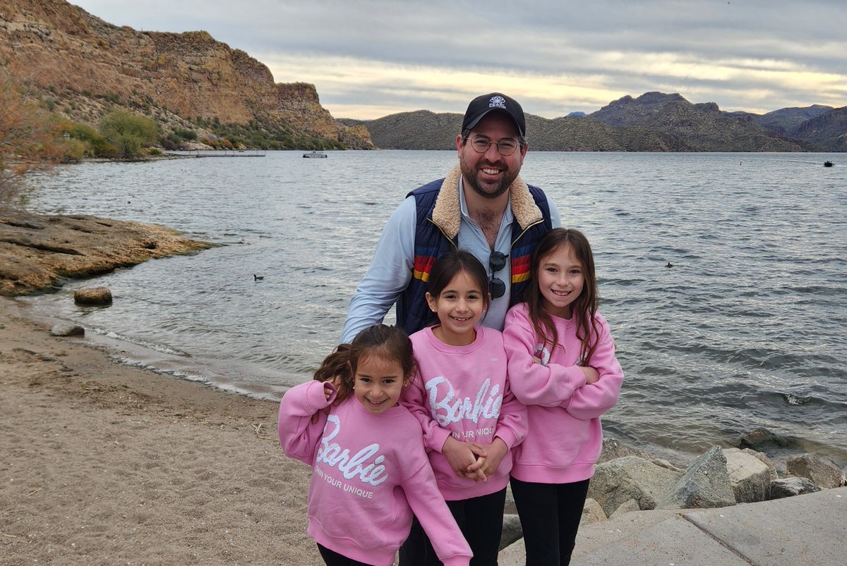 StellarTours's tweet photo. It’s time for a HUMMER TOUR! Experience the Sonoran Desert in all its splendor - bring your family & explore the Sonoran desert @StellarAdventures
#stellaradventuresaz #adventurewithus #goguided #explorearizona #visitphoenix #privatetour #hummertour #weekend #familyfun #arizona https://t.co/QQqMyWecPY