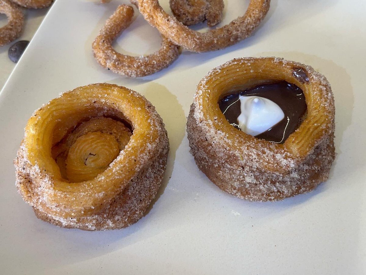 SpoiledByCocoa's tweet photo. Eggless Churros Basket with Italian style Hot Chocolate
Recipe : 
https://t.co/Rs0bnJFJda

#baking #churros #hotchocolate #noeggs #food #Foodie #RecipeOfTheDay #foodpics #foodphotography https://t.co/wiukzPsLdS