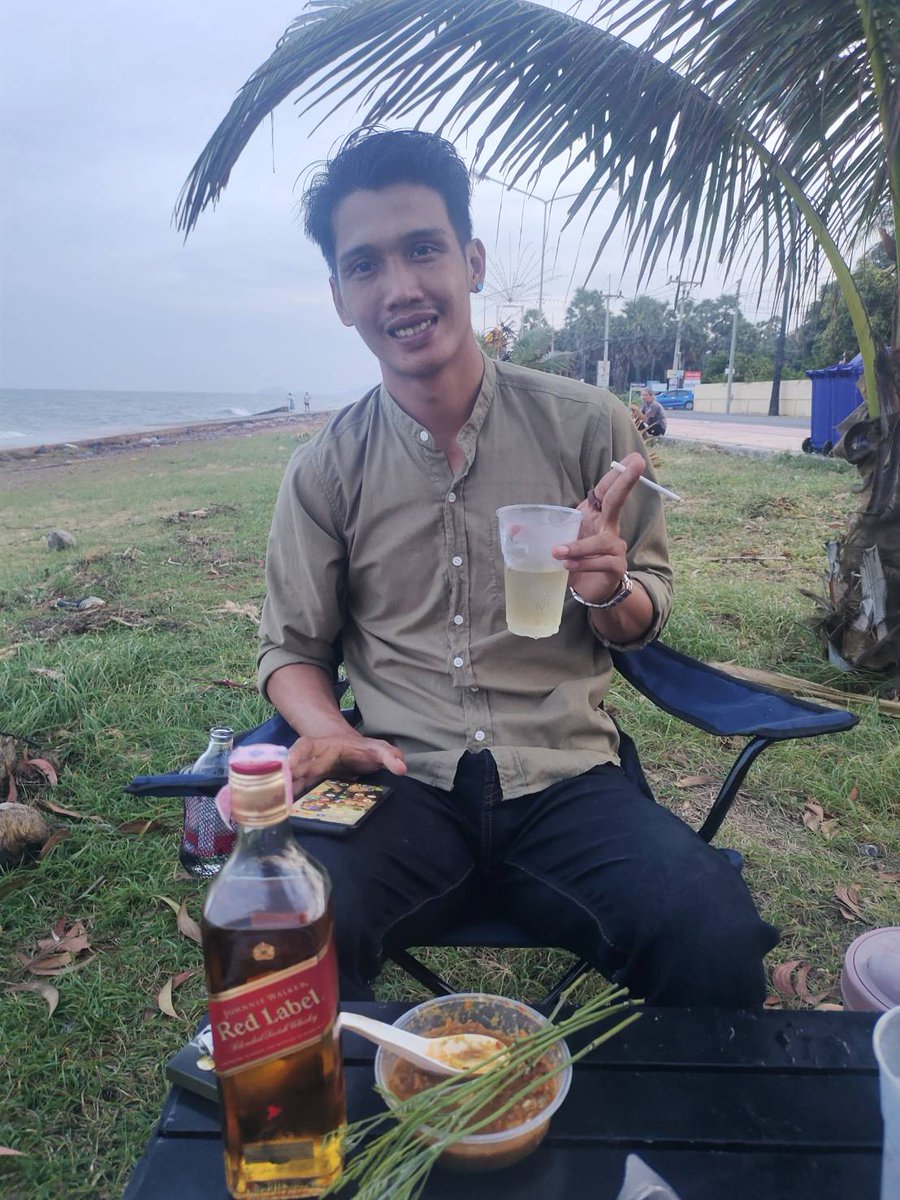 SathitChay's tweet photo. ต้องทำท่าไหนถึงจะถูกใจเทอร์🤭🤭🤭🤭🤭 #ประจวบ #นัดเจอประจวบ #หาเพิ่ลคุยประจวบ https://t.co/kMvifEauy9