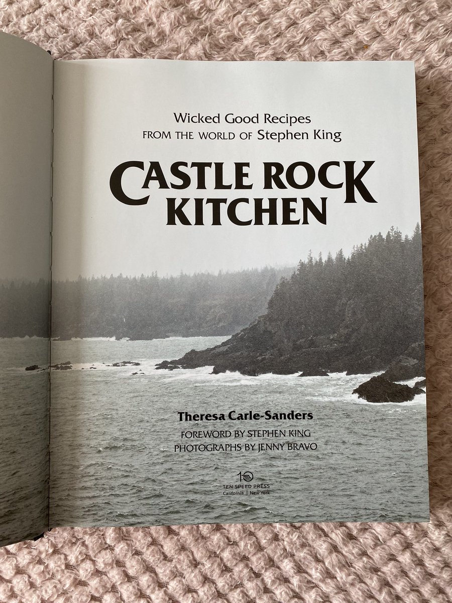 NewKedsOnBlock's tweet photo. My Christmas present from my parents finally arrived and I’m in love! https://t.co/rq9XHunzgT