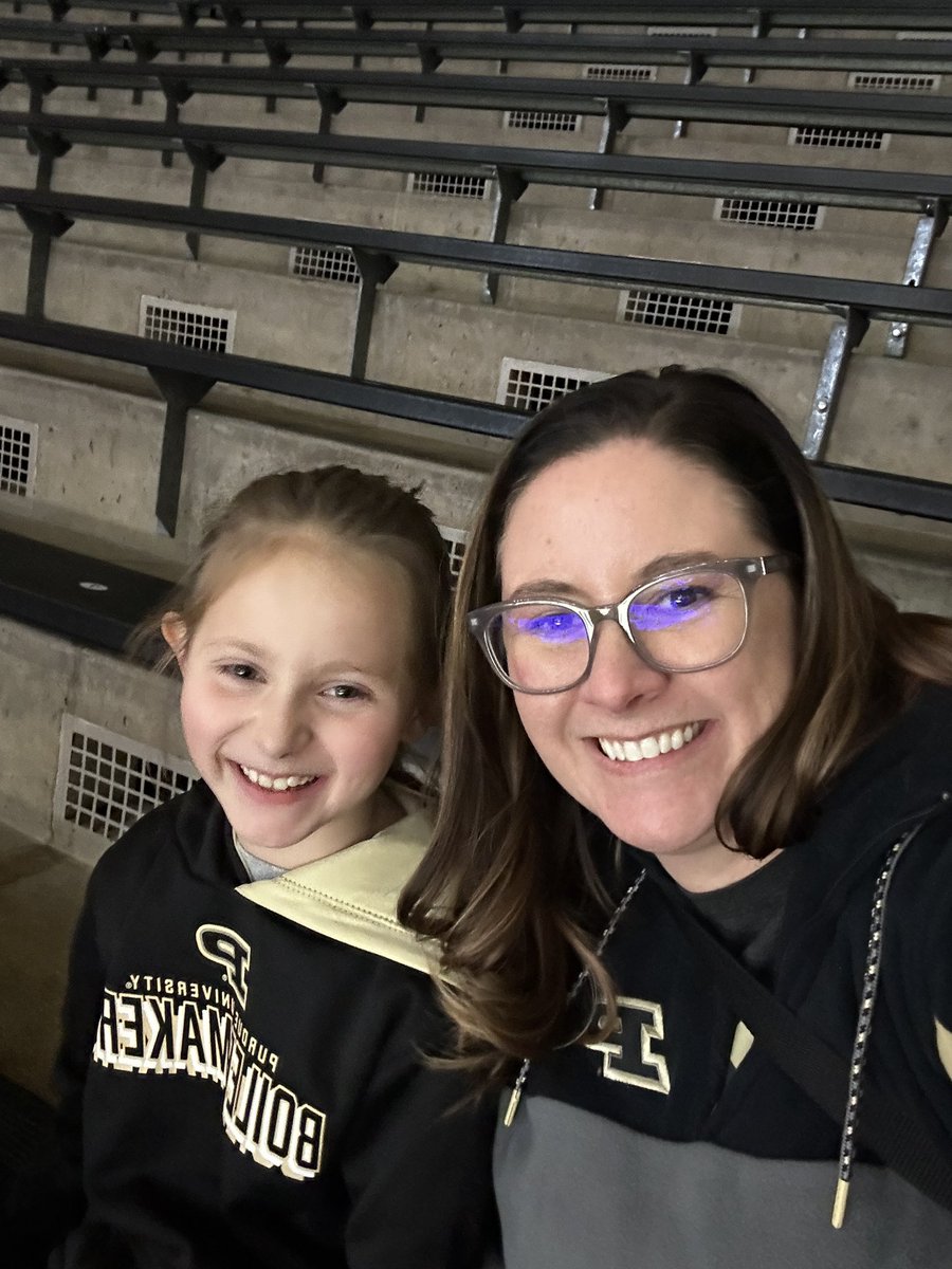 purdueboiler14's tweet photo. Sold out game last night! Ava got to see Caitlin Clark play. #girlsrule https://t.co/LhMNA0dPZ0