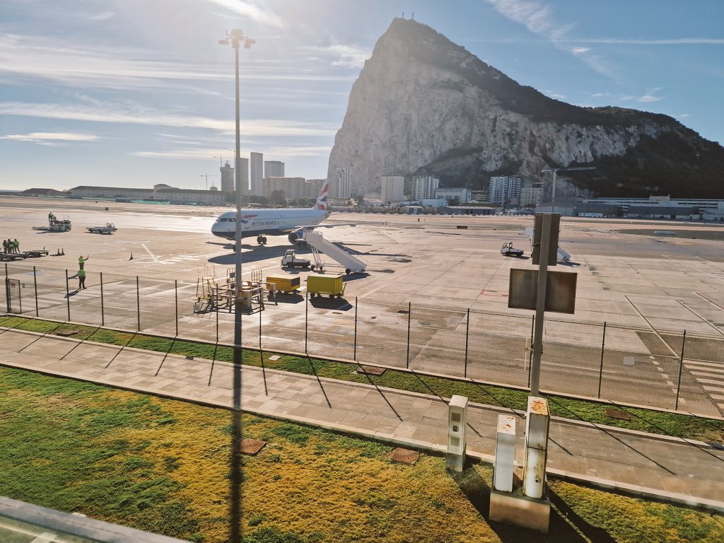 BarryonCaroline's tweet photo. Thank you @British_Airways great flights and great day for flying, no delays, back on the up! https://t.co/d20a8aTzCz