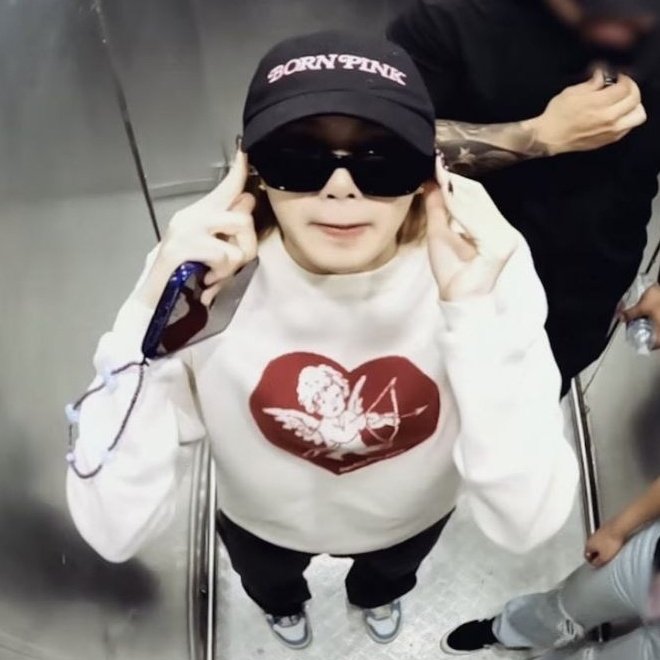 random lisa pics tweet media