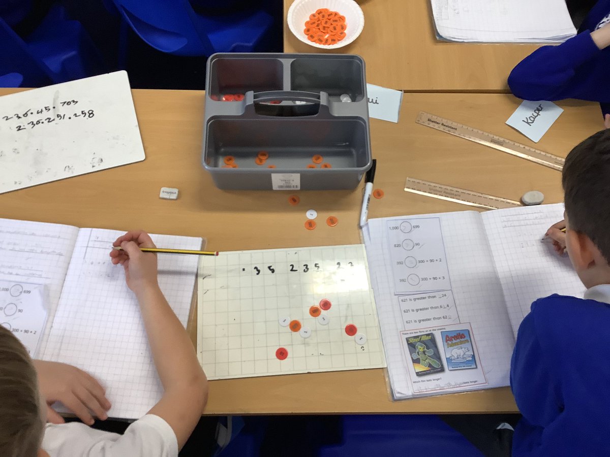 MissJon18167397's tweet photo. Some excellent use of manipulatives in maths when ordering and comparing three digit numbers! Keep up the good work #TerrificTurtles @MsFairfieldHCPS @HazelSchool https://t.co/V8rjZNXNbT