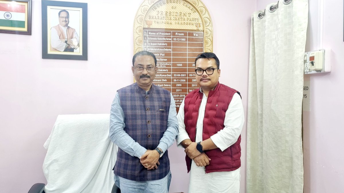 NNongpok's tweet photo. Called on BJP Tripura  President Rajib Bhattacharjee Ji, BJYM President Sushanta Deb and National Incharge of #NaMoApp ShaileshKumarPandey bhaiya to discuss to various programs &amp; organisational activies of #BJYMTripura. 

#VikshitBharatSankalpYatra #bjptripura https://t.co/yK6QRv4xSZ
