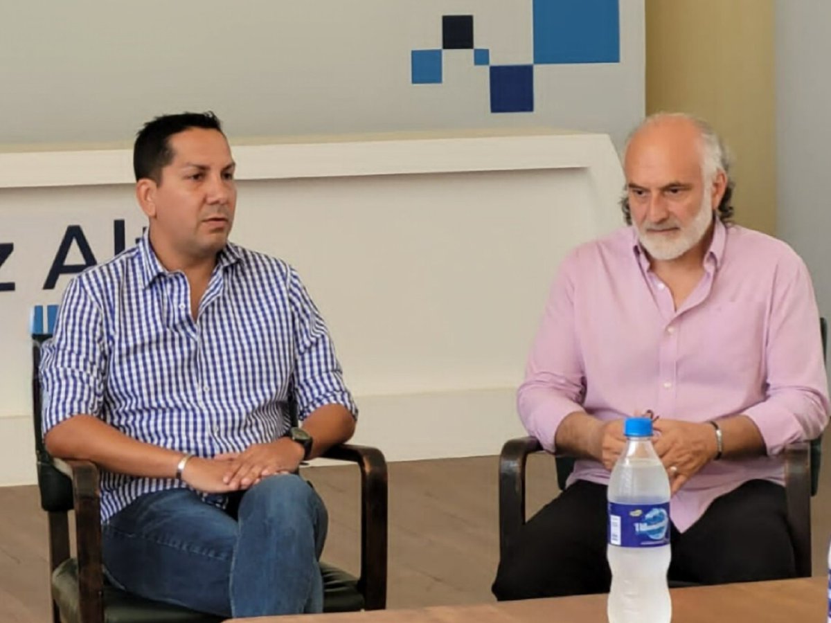 agusgonzalezOk's tweet photo. Mantuvimos la primera reunión de gabinete para avanzar en nuestro plan de actividades, obras y servicios para  el 2024. 
En enero también se trabaja.!! Agradezco a los concejales que nos acompañaron y al consultor Marcelo Falo, que nos aportó su experiencia de gestión.

#CruzAlta https://t.co/yaE4JdpcoQ