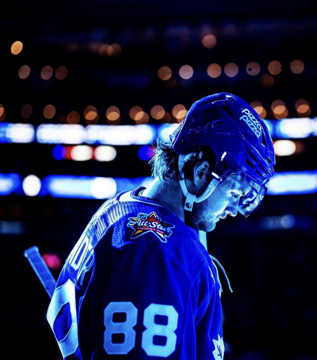 tavkniesnythews's tweet image. Happy leafs game day 💙🍁
#NHLAllStarVote William Nylander